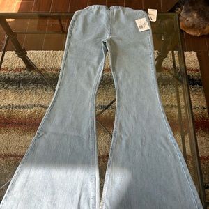 Forever 21 bell bottom/flare jeans. Never worn